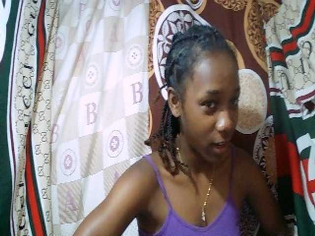 Monica-Sexy live cam on BongaCams