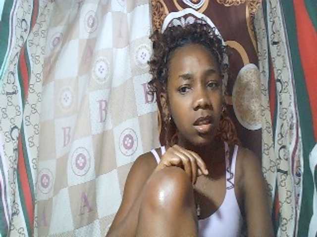 Monica-Sexy, en directo ahora en BongaCams