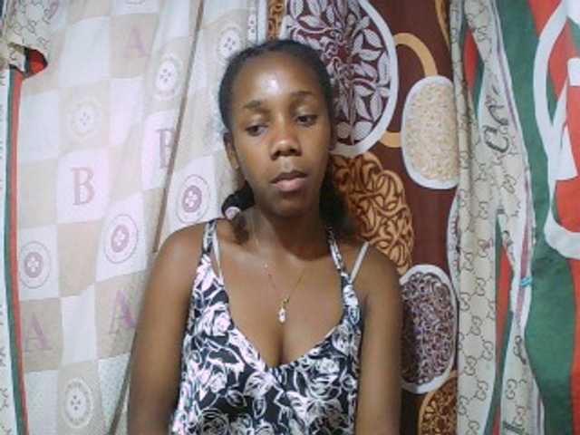 Monica-Sexy live cam on BongaCams