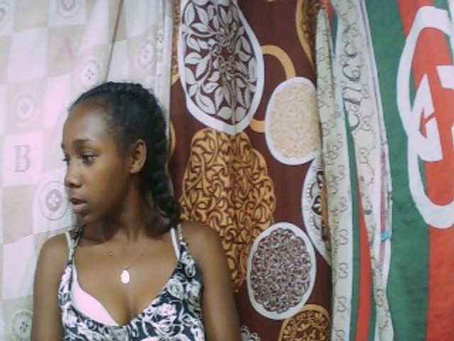 Monica-Sexy live cam on BongaCams