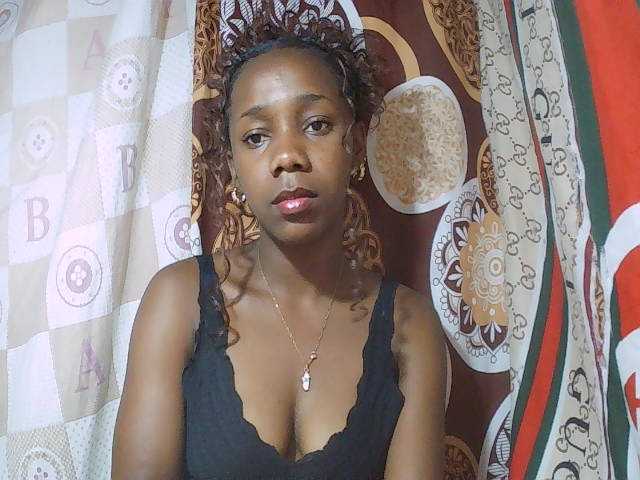 Monica-Sexy live cam on BongaCams