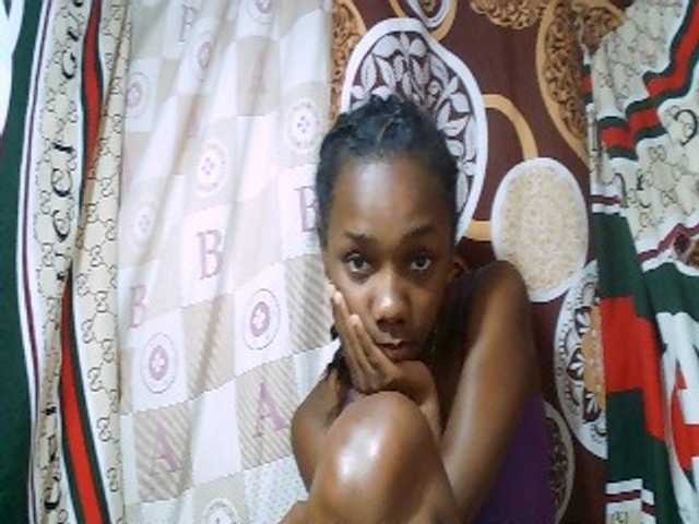 Monica-Sexy live cam on BongaCams