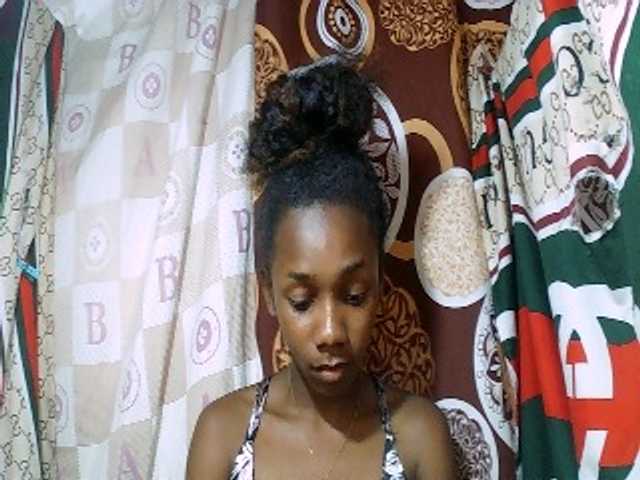 Monica-Sexy live cam on BongaCams