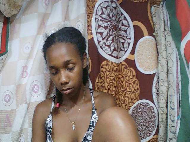 Monica-Sexy live cam on BongaCams
