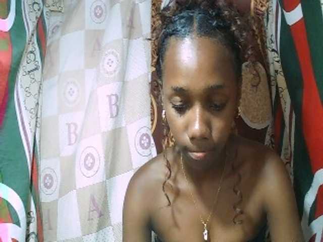 Monica-Sexy live cam on BongaCams