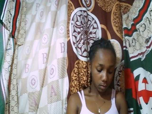 Monica-Sexy live cam on BongaCams