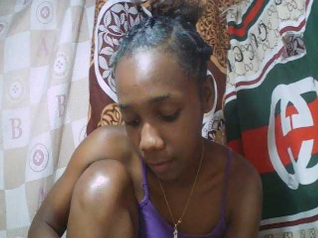 Monica-Sexy live cam on BongaCams