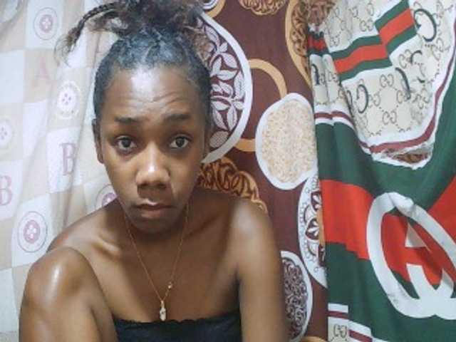 Monica-Sexy live cam on BongaCams