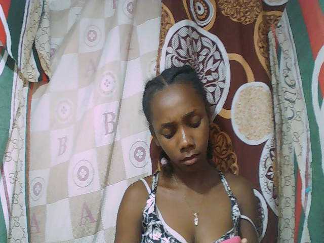 Monica-Sexy live cam on BongaCams