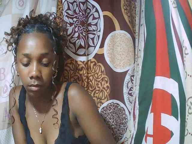Monica-Sexy webcam