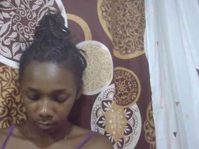 Monica-Sexy webcam