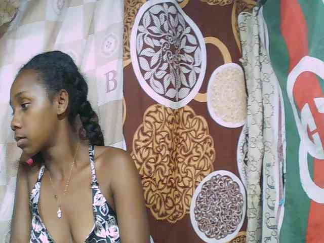 Monica-Sexy Monica-Sexy