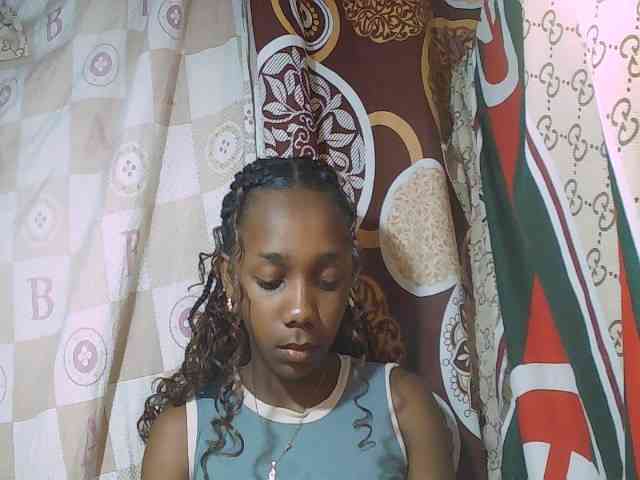 Monica-Sexy