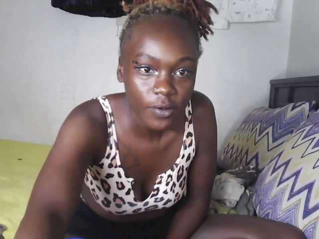 Pixie-Zora live cam on BongaCams