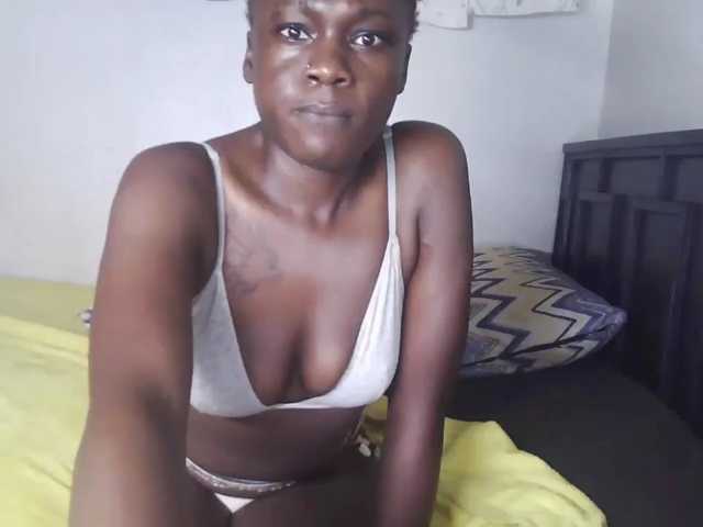 Pixie-Zora live cam on BongaCams