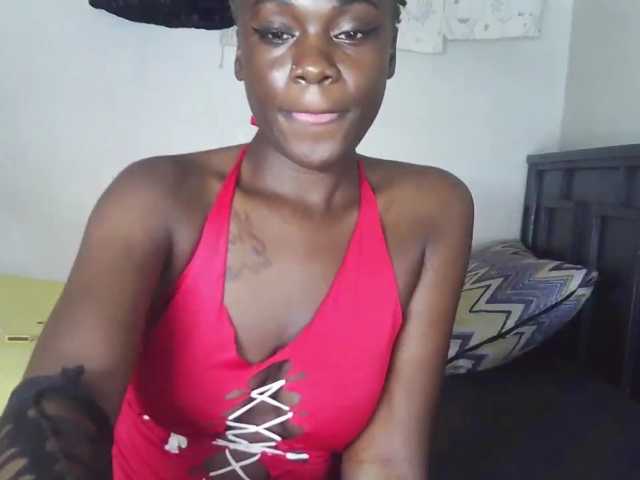 Pixie-Zora live cam on BongaCams