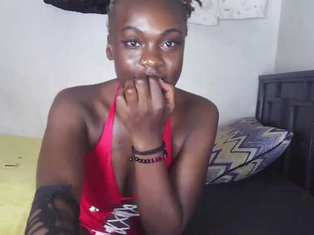 Pixie-Zora live cam on BongaCams