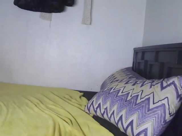 Pixie-Zora live cam on BongaCams