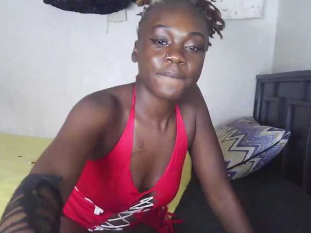 Pixie-Zora live cam on BongaCams