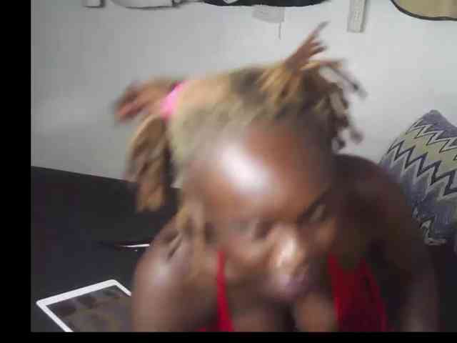 Pixie-Zora webcam