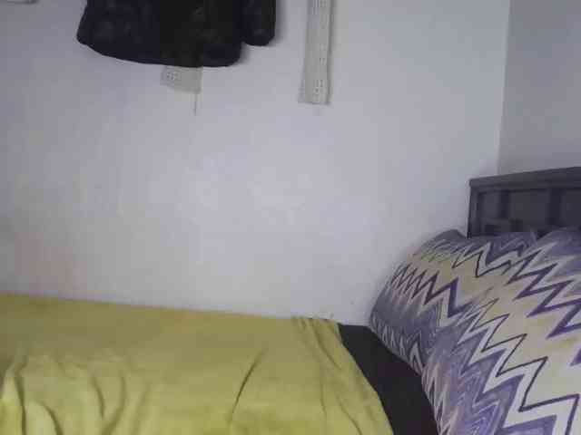 Pixie-Zora webcam