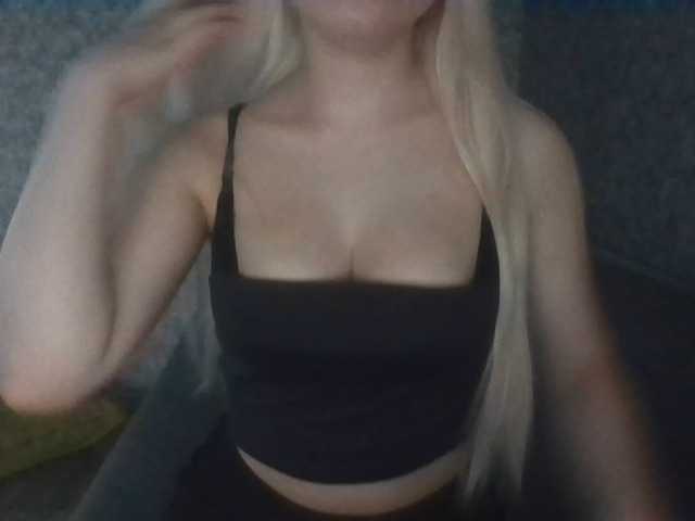 Alina1225 live cam on BongaCams