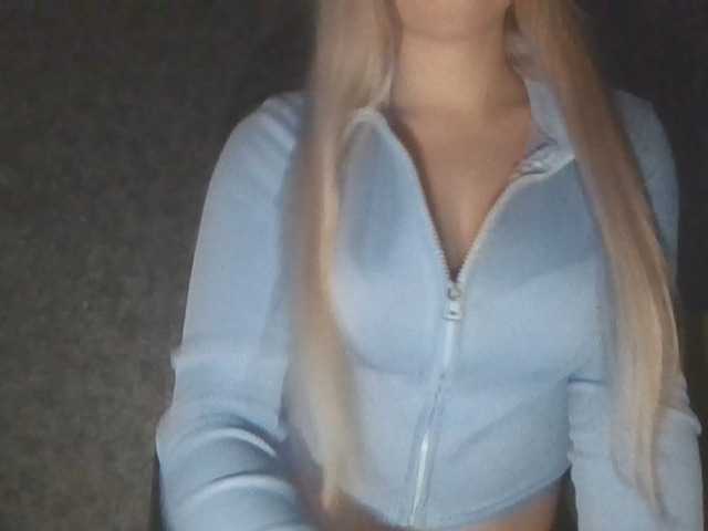 Alina1225 live cam on BongaCams