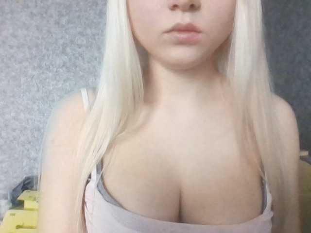 Alina1225 live cam on BongaCams