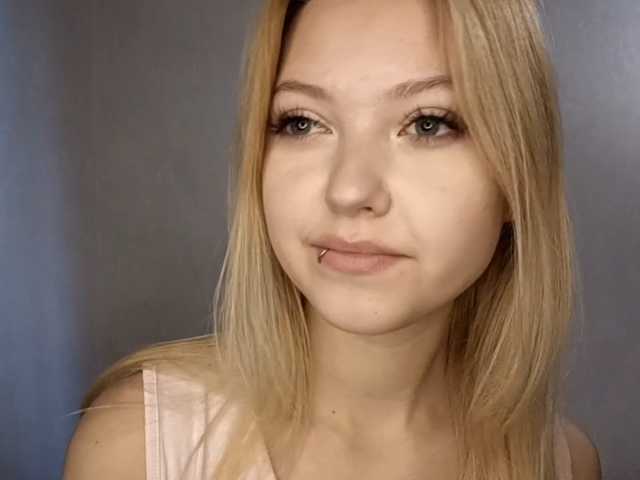 PiperWernick live cam on BongaCams