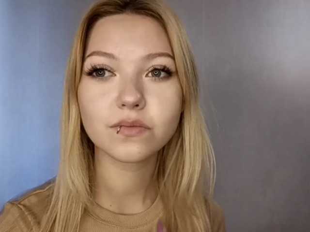 PiperWernick live cam on BongaCams