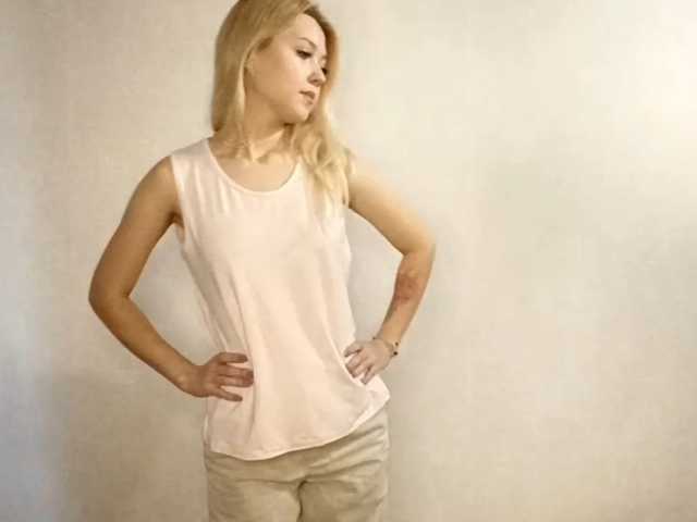 PiperWernick live cam on BongaCams