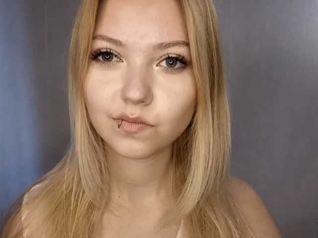 PiperWernick live cam on BongaCams