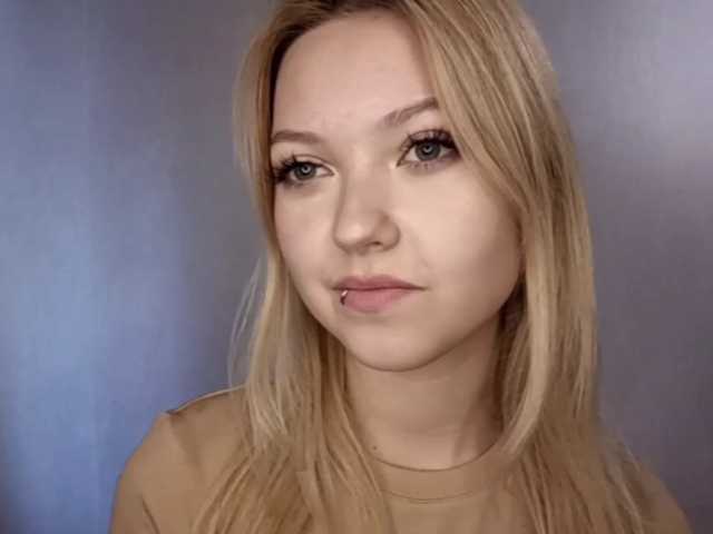 PiperWernick live cam on BongaCams