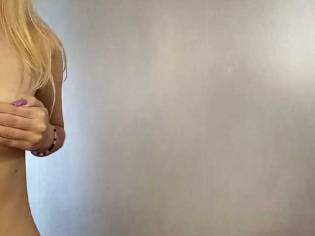 PiperWernick live cam on BongaCams