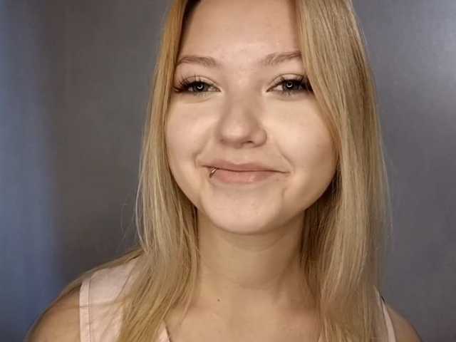 PiperWernick live cam on BongaCams