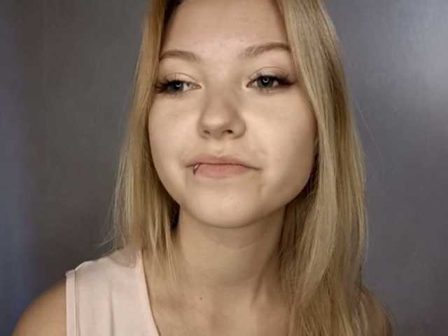 PiperWernick live cam on BongaCams