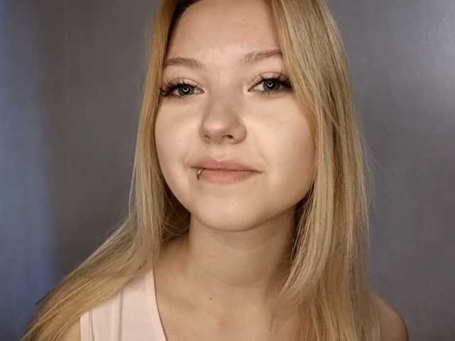 PiperWernick live cam on BongaCams