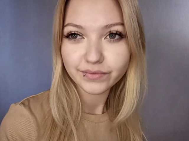 PiperWernick live cam on BongaCams