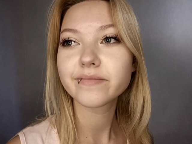 PiperWernick live cam on BongaCams