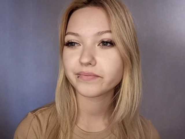 PiperWernick live cam on BongaCams