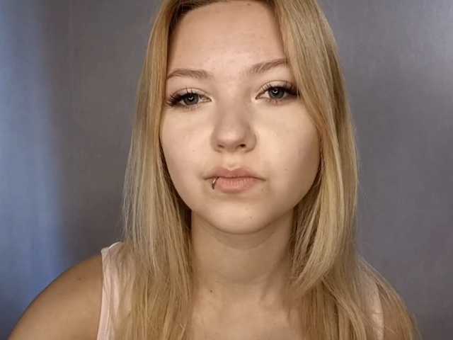 PiperWernick live cam on BongaCams