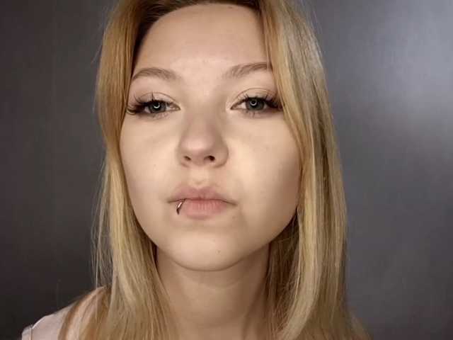 PiperWernick live cam on BongaCams