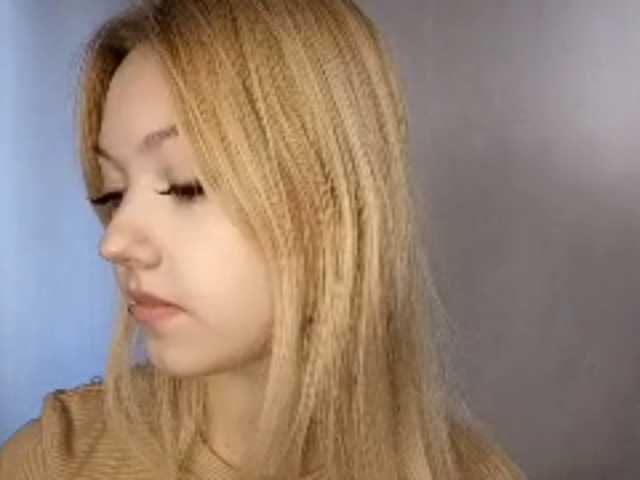 PiperWernick live cam on BongaCams