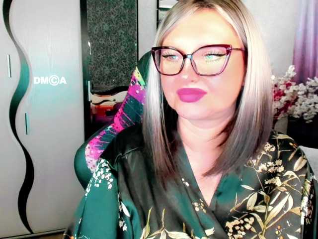 YourMilfa live cam preview
