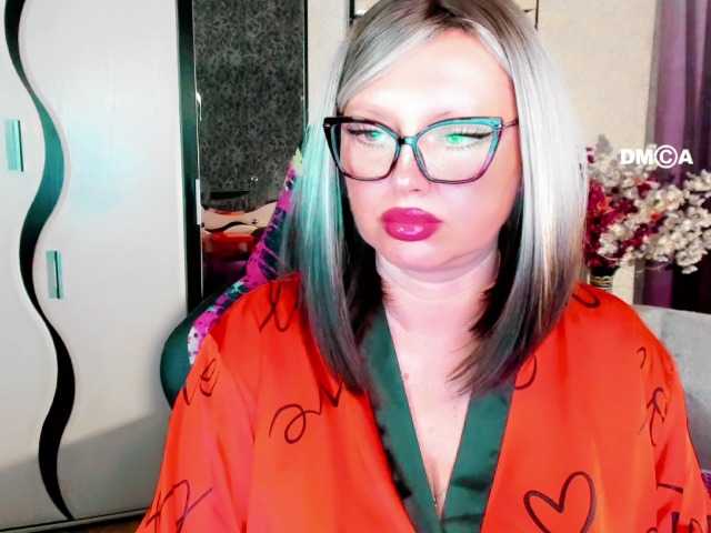 YourMilfa live cam preview