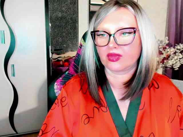 YourMilfa webcam