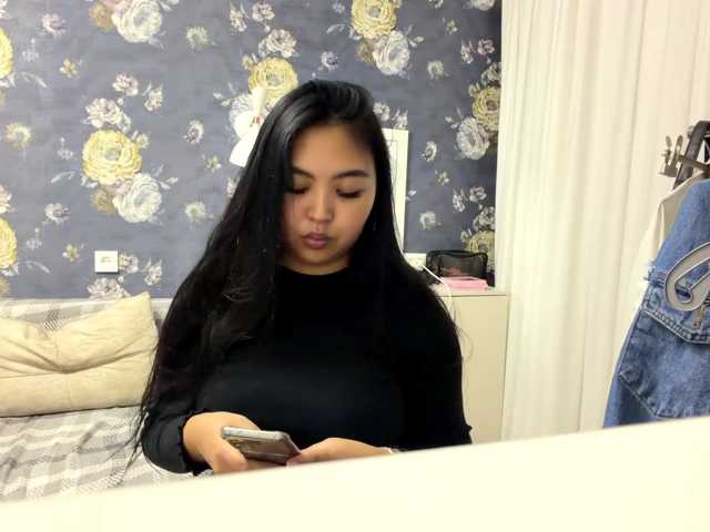 MiliBella live cam on BongaCams