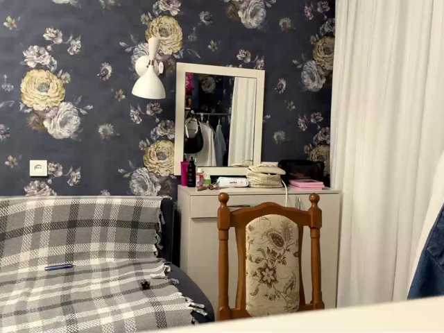 MiliBella live cam on BongaCams