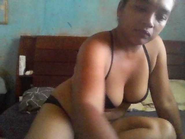 annah3 live cam on BongaCams