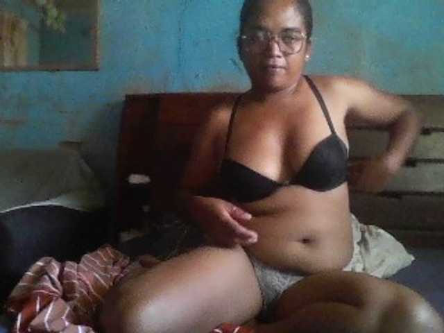 annah3 live cam on BongaCams